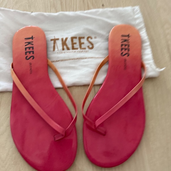 Tkees size 10 - Picture 1 of 4